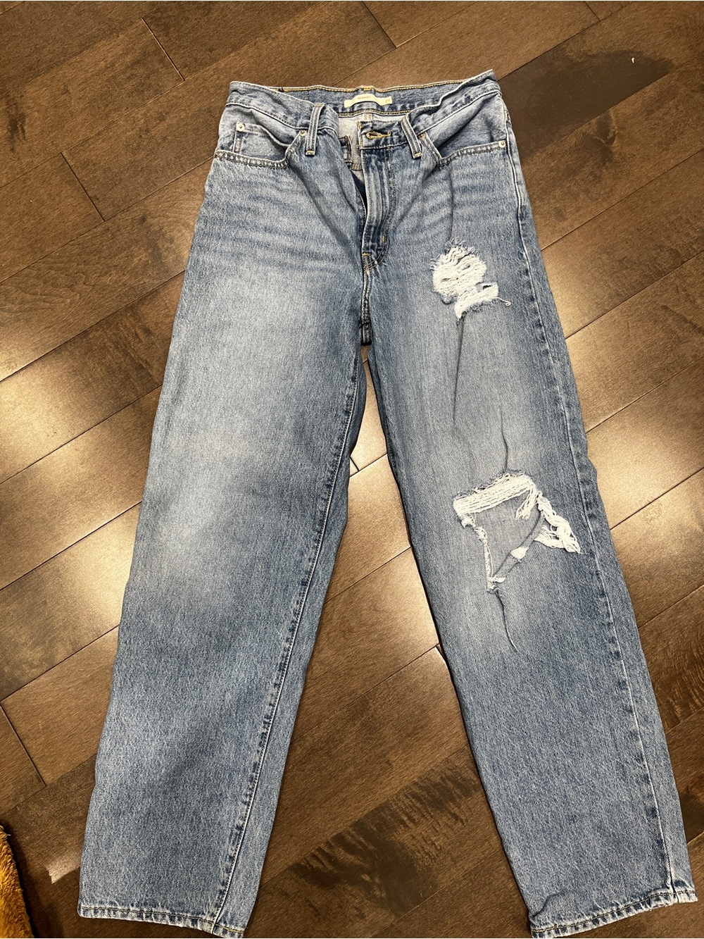 '94 BAGGY WOMEN'S DISTRESSED JEANS SIZE 27